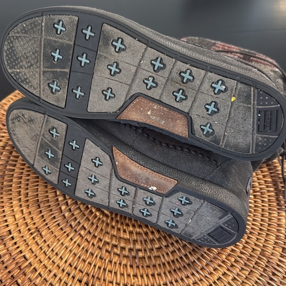 TOMS Gray Suede Patterned Women's Boots - Picture 5 of 6